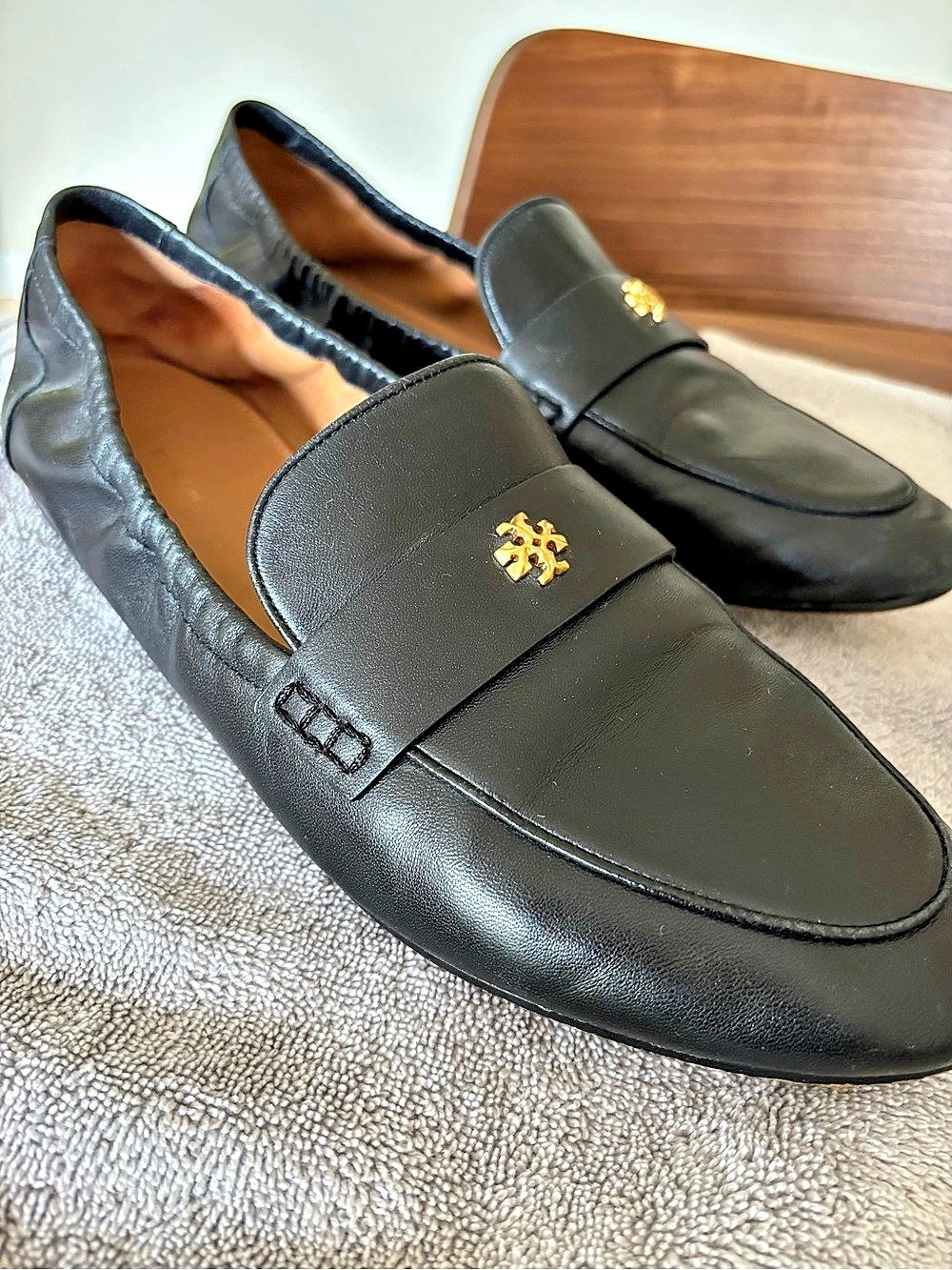 Tory Burch Tory Charm Loafer Leather Loafers in Black Size 11M